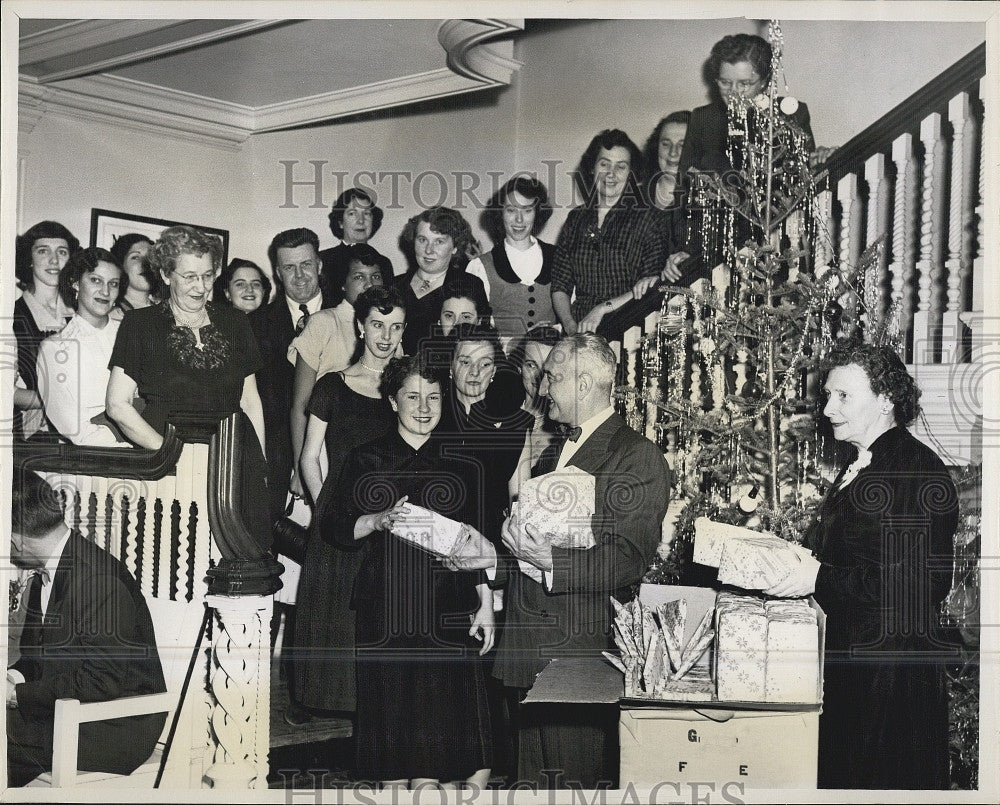 1951 Press Photo Dr. Morris Cohen, Miss Florence McKenna at Christmas Party - Historic Images