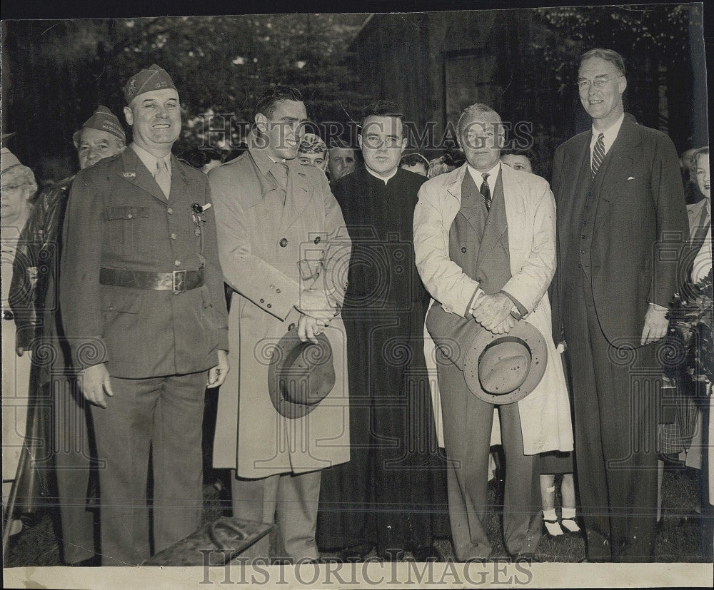 1950 Press Photo Thomas P Carty, John Fallon Jr, Rev John Coffey, Griffin Fallon - Historic Images