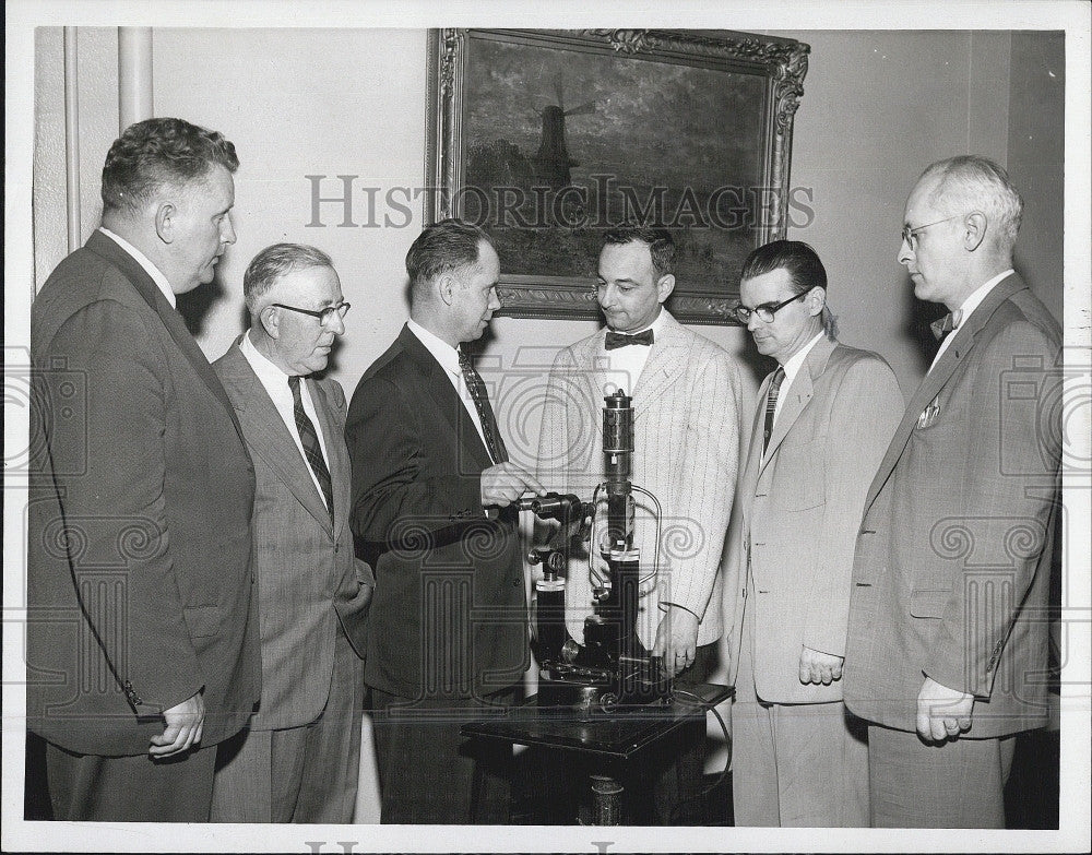 1958 Press Photo Frank Bergh Presents Equipment to Boston Clinic Eye Dept. - Historic Images