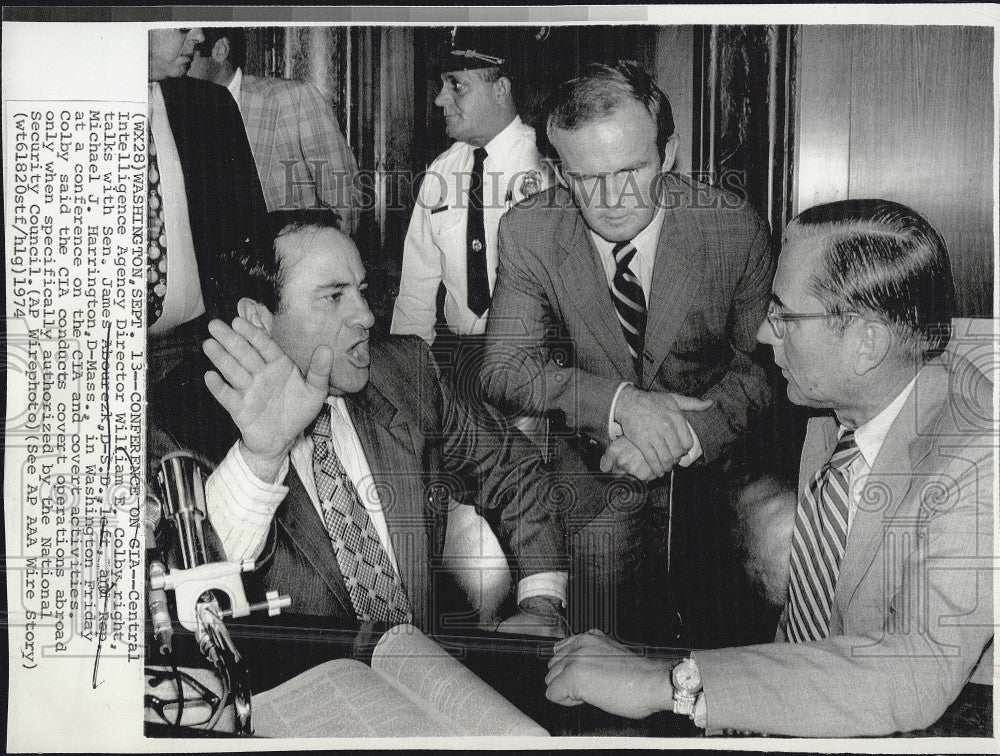 1974 Press Photo Sen. James Abourezk, William E. Colby at CIA Conference - Historic Images