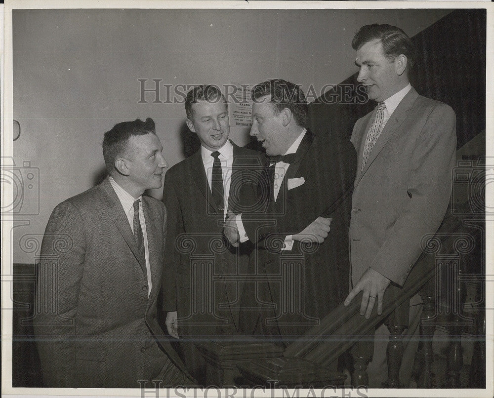 1958 Press Photo Irish Singer and Musician Joe Lynch and Others - Historic Images