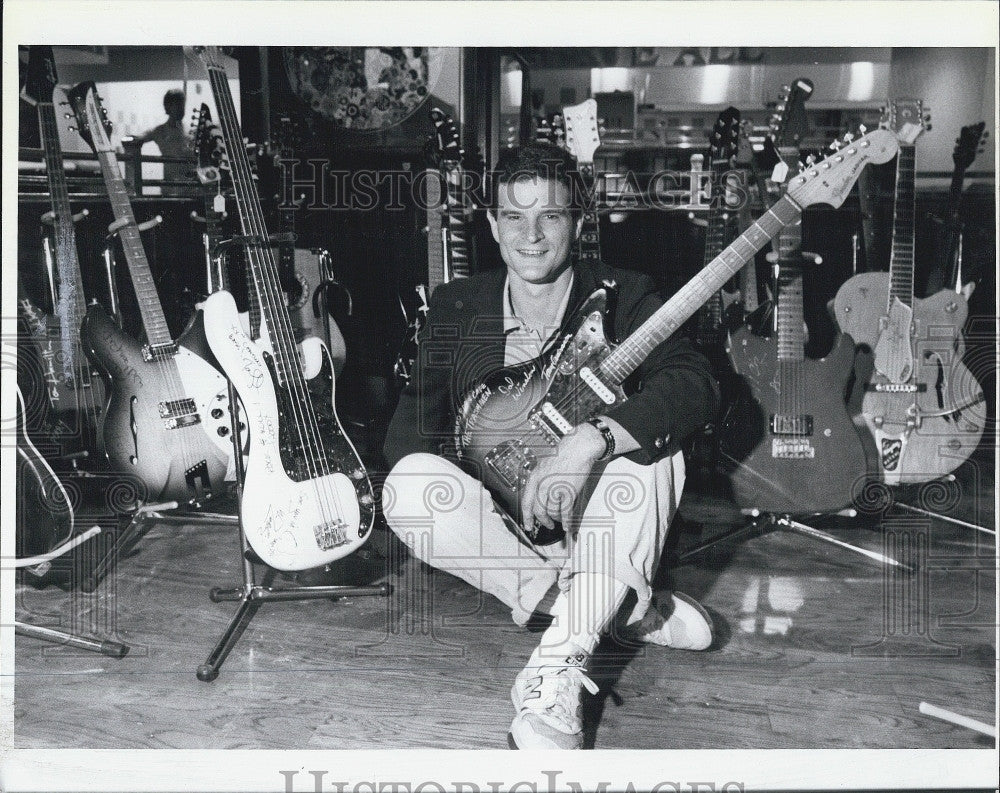 1989 Press Photo Steve Routhier and guitar collection for Hard rock Cafe - Historic Images