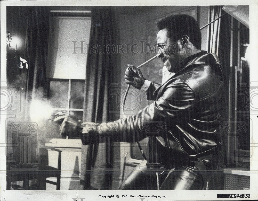 1973 Press Photo Richard Roundtree in &quot;Shaft&#39;s Big Score&quot; - Historic Images