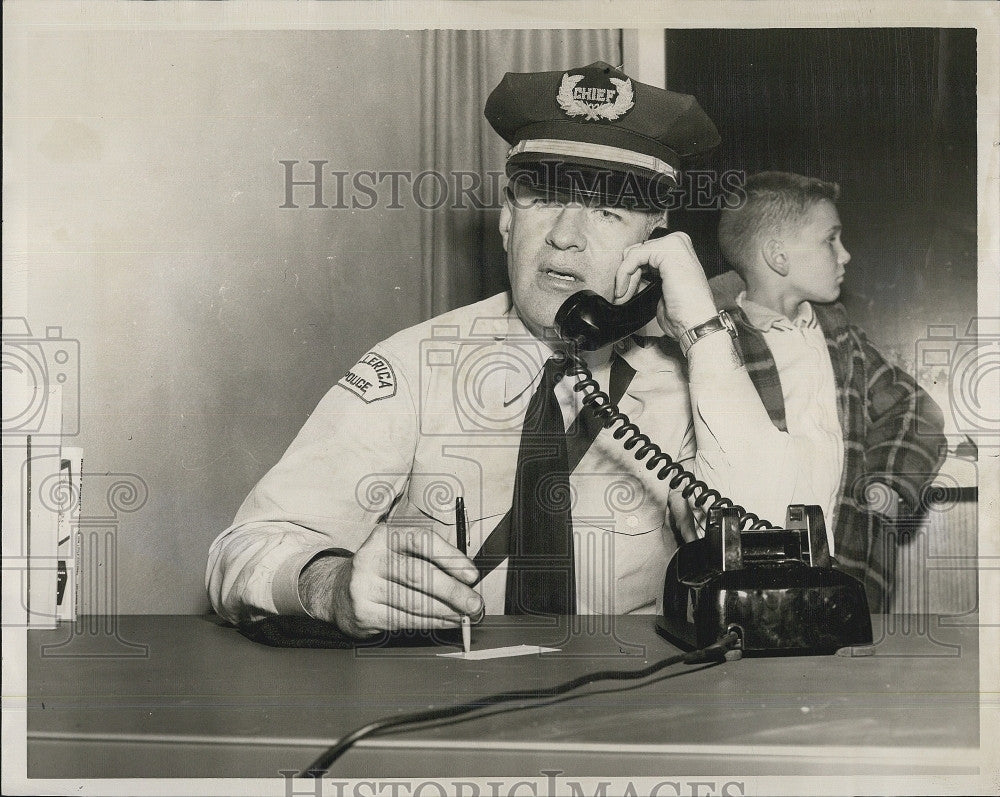 1958 Press Photo Arthur Newman Police Chief Joseph Ryan Billerion Search - Historic Images