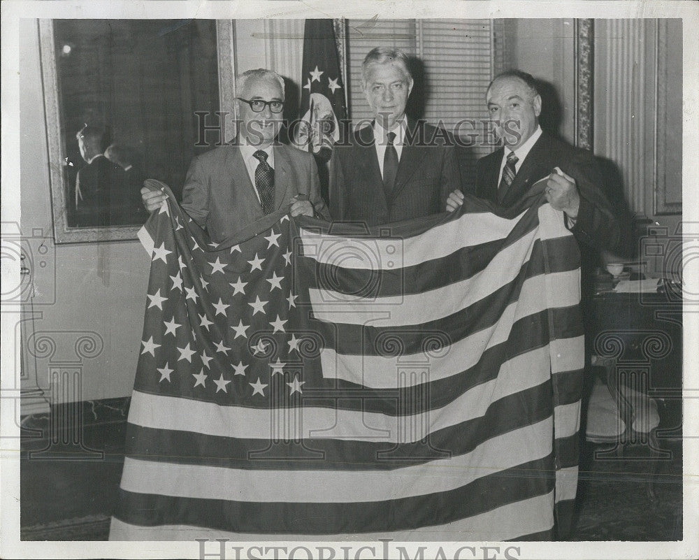 1971 Press Photo Graham A Martin Anthony Viola Ernest J Montilio Vice President - Historic Images