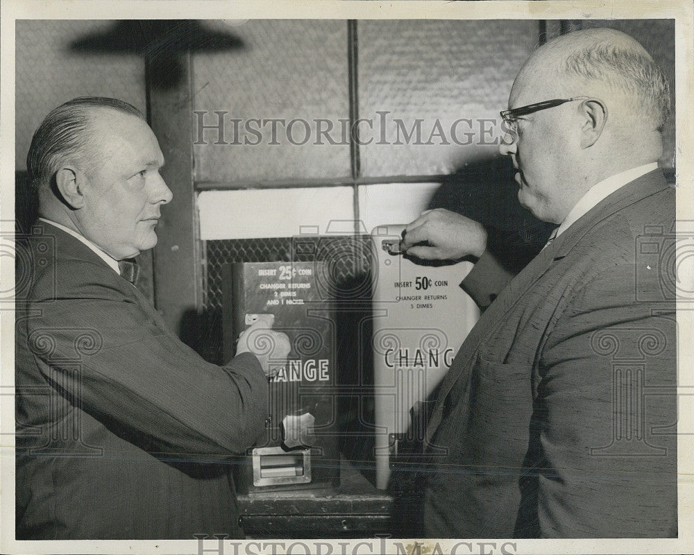 1960 Press Photo Arthur S Ryan Receiving Cashier MTA Boston - Historic Images