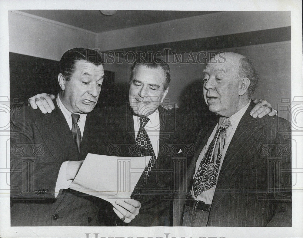 1949 Press Photo William Gaxton Bert Lytell Guy Kibbee "Lambs Gambol" - Historic Images