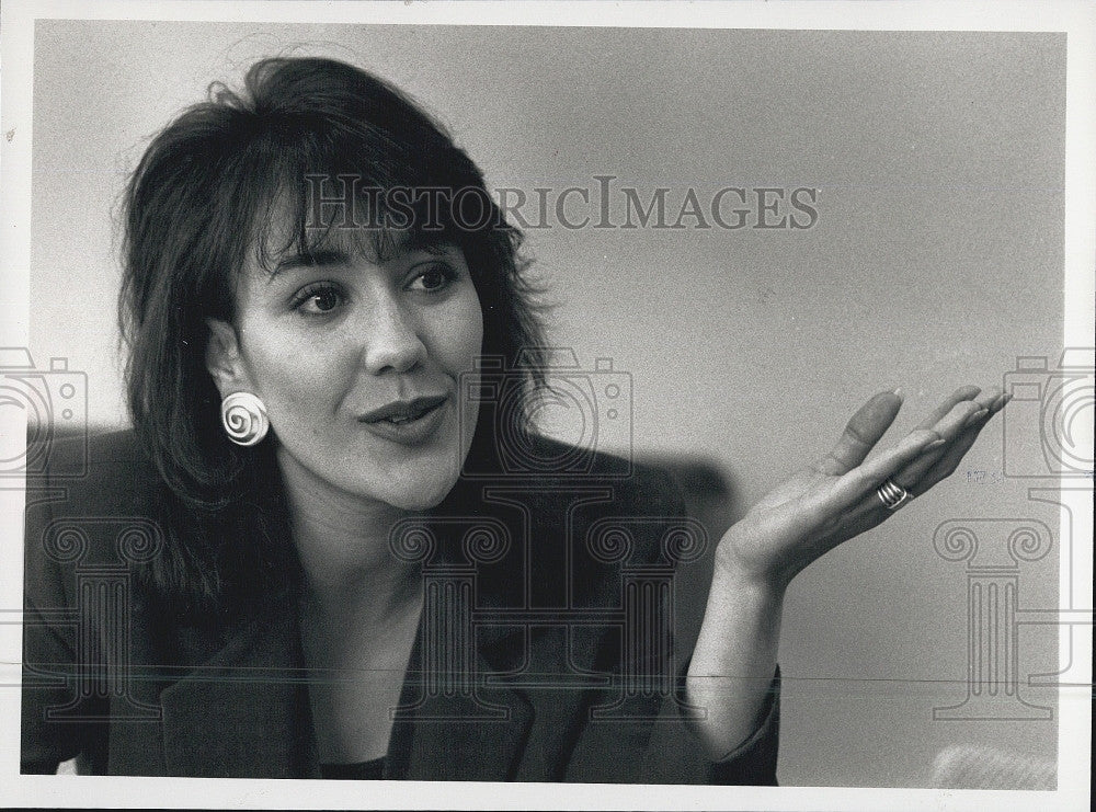 1992 Press Photo Host Maureen O&#39;Boyle of &quot;A Current Affair&quot; - Historic Images