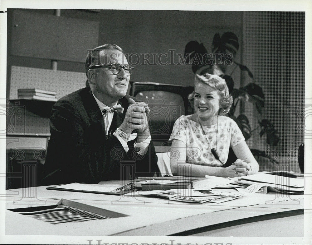 1958 Press Photo David Garroway &amp; Helen O&#39;Connell On Set Of Today - Historic Images