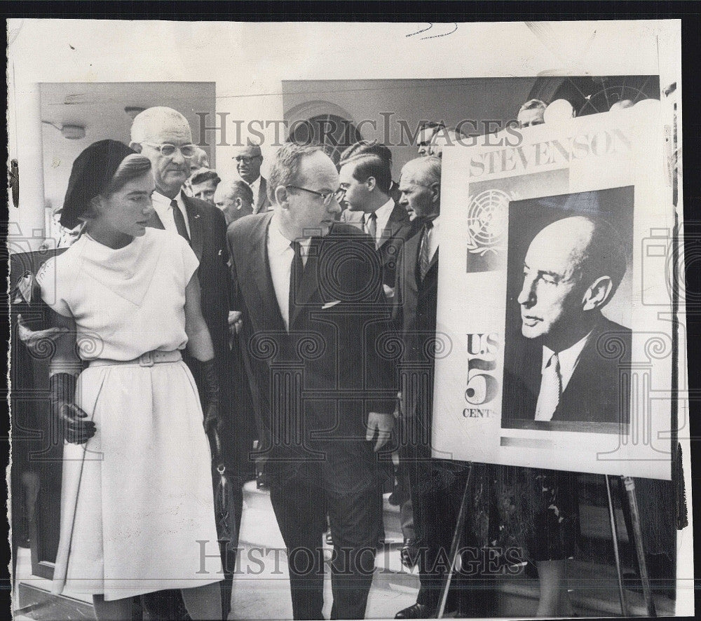 1965 Press Photo Adlai Stevenson Memorial Stamp Design Revealed at White House - Historic Images