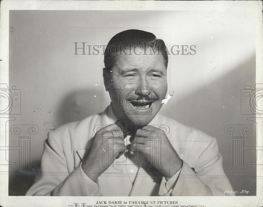 1940 Press Photo Actor Jack Oakie in "Collegiate" Film - Historic Images