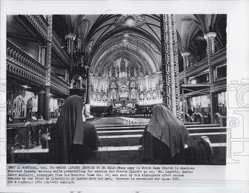 1970 Press Photo Nuns in Notre Dame Church in Montreal - Historic Images