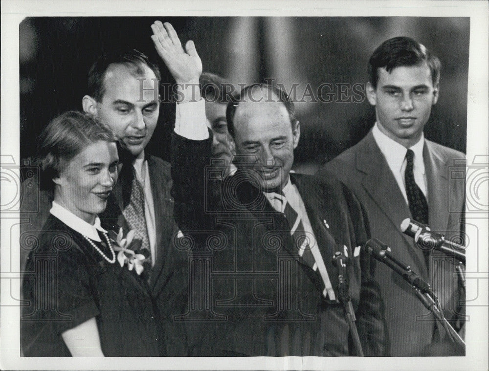 1956 Press Photo Democratic Presidential Candidate Adlai Stevenson with Family - Historic Images