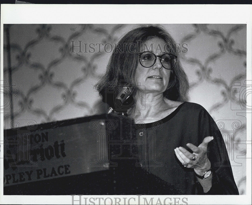 1994 Press Photo Gloria Steinem Copley Marriot Activist Feminism - Historic Images
