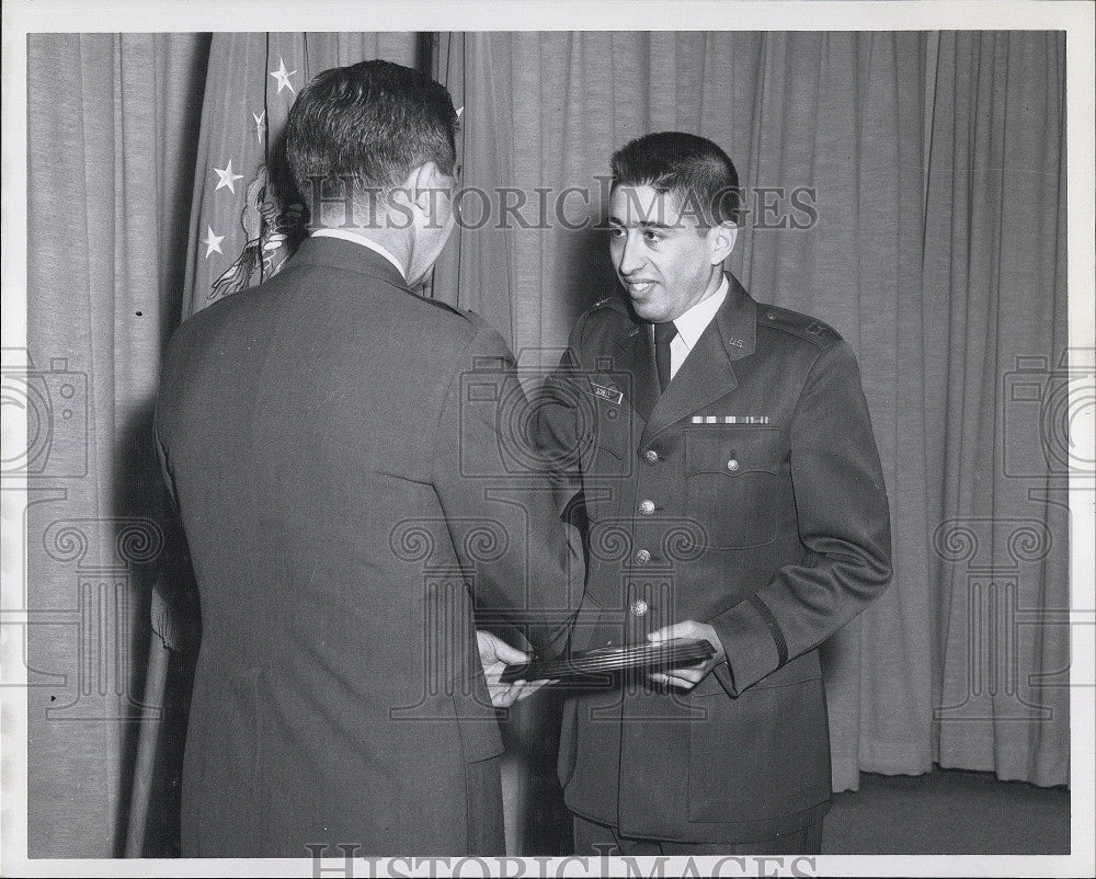 1967 Press Photo Capt. Roger R. Schell - Historic Images