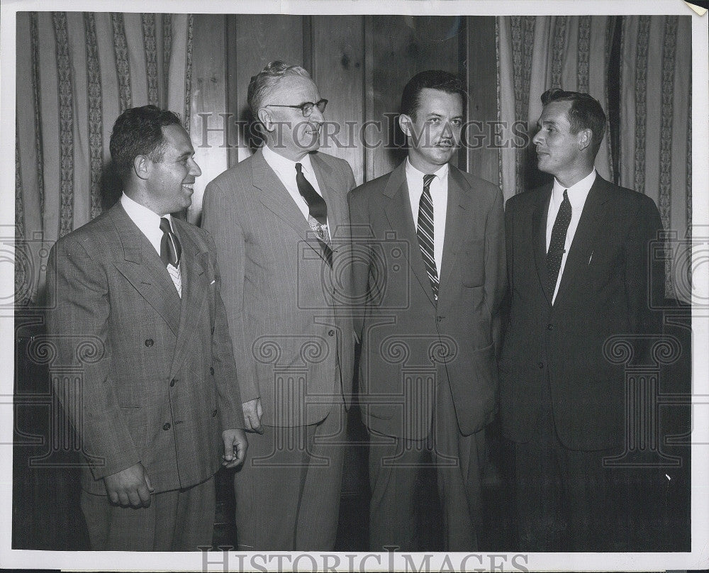 1956 Press Photo Irving Schauffer Albert Everett Robert Wise X Ray Specialists - Historic Images