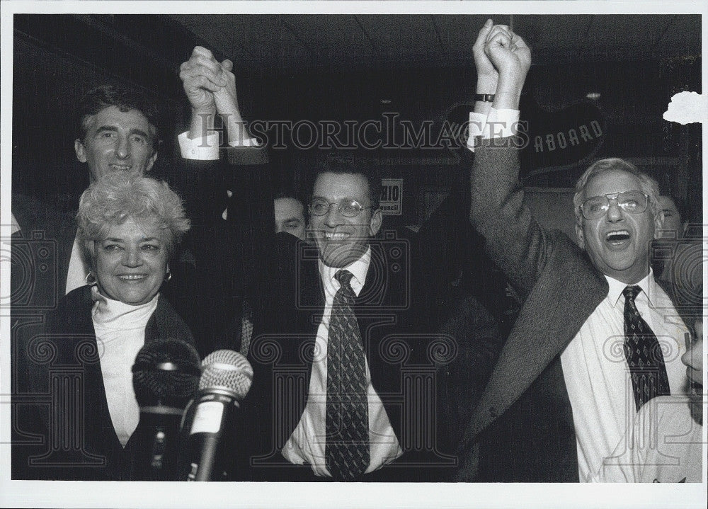 1997 Press Photo Paul Scapicchio with Parents After Hearing Election Results - Historic Images