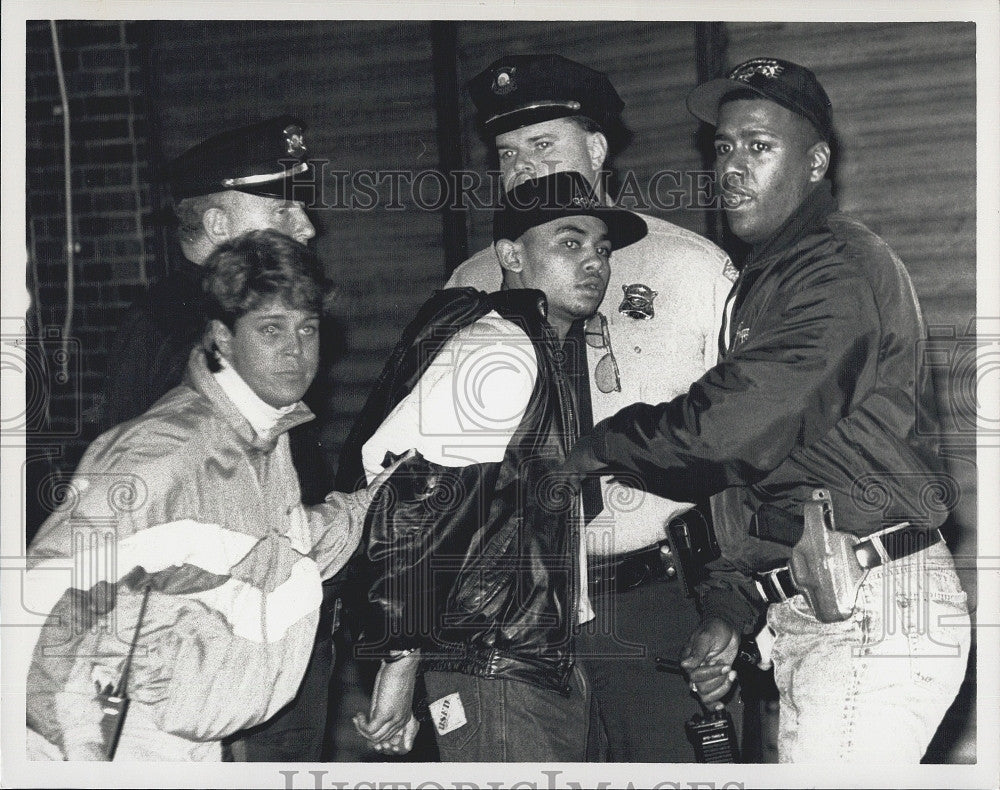 1992 Press Photo Police Arrest Suspect After Shooting - Historic Images