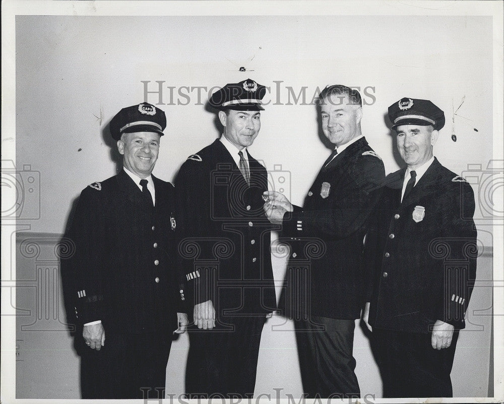 1961 Press Photo Harold Mollahan Receives Honorary Badge in Aux. Police - Historic Images