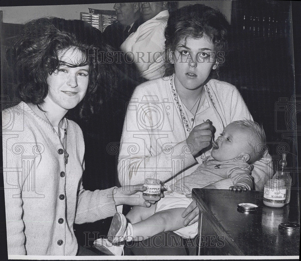 1965 Press Photo Marion Hall Joanne Brozowski John Mahollangh - Historic Images