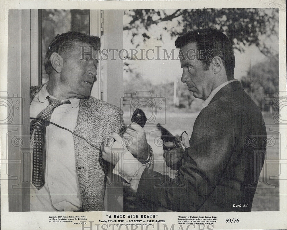 1959 Press Photo Gerald Mohr &amp; Harry Lauter Star In A Date With Death - Historic Images