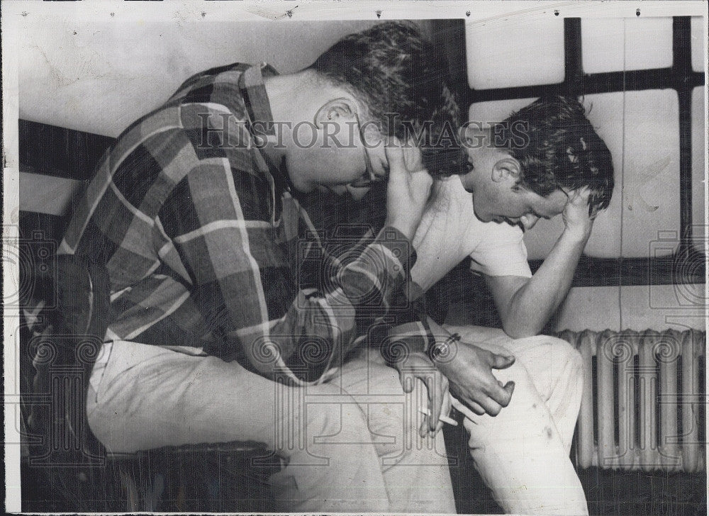 1957 Press Photo Dennis Moffitt David Vandersteeg Curtis Bevins Shooting - Historic Images