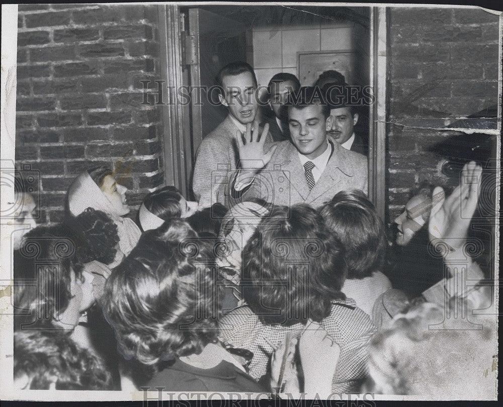 1954 Press Photo Singer Julius La Rosa Greet by Fans after New York Show - Historic Images