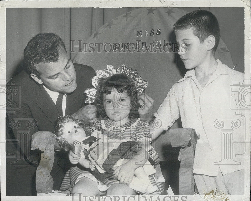 1956 Press Photo Julius La Rosa Miss Bunkerhill Rebecca McClung - Historic Images