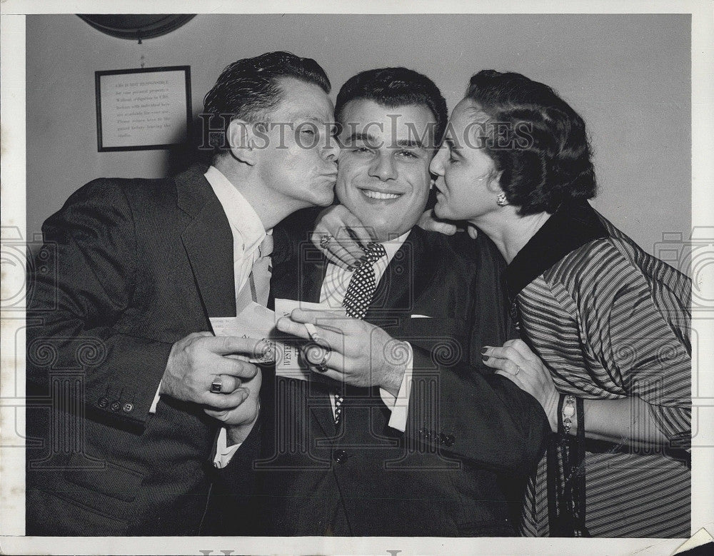 1953 Press Photo Singer Julius La Rosa with his parents Salvatore &amp; Lucy La Rosa - Historic Images