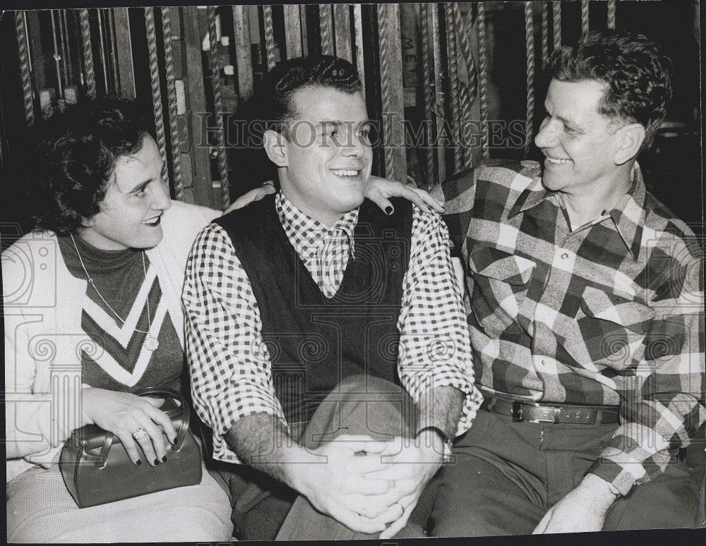 1953 Press Photo Julius LaRosa &amp; his parents - Historic Images