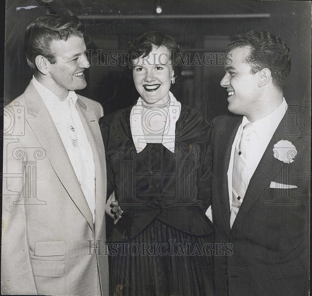 1953 Press Photo Daniel Gaudet &amp; wife &amp;  Singer, Julius La Rosa - Historic Images