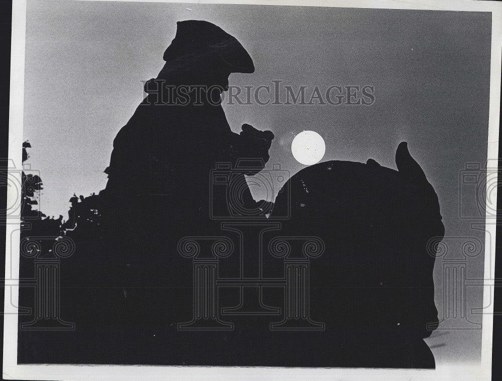 1976 Press Photo Statue of Paul Revere at Old Noth Church in Boston - Historic Images