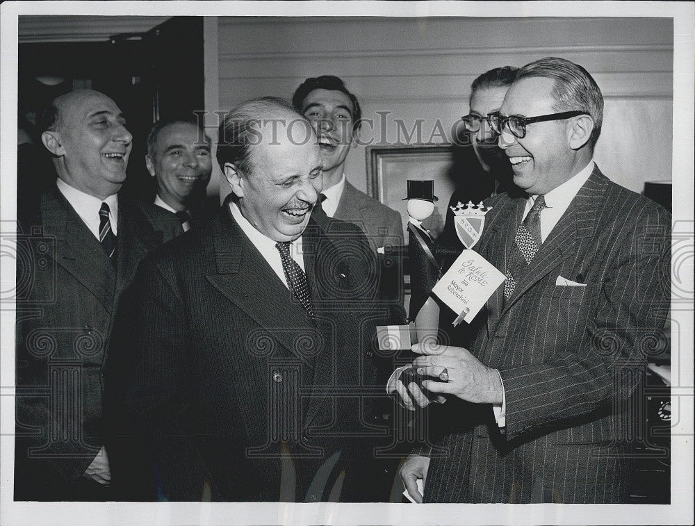 1955 Press Photo SM Seigel President Of Filenes Silenzi Petrassi Mayor Of Rome - Historic Images