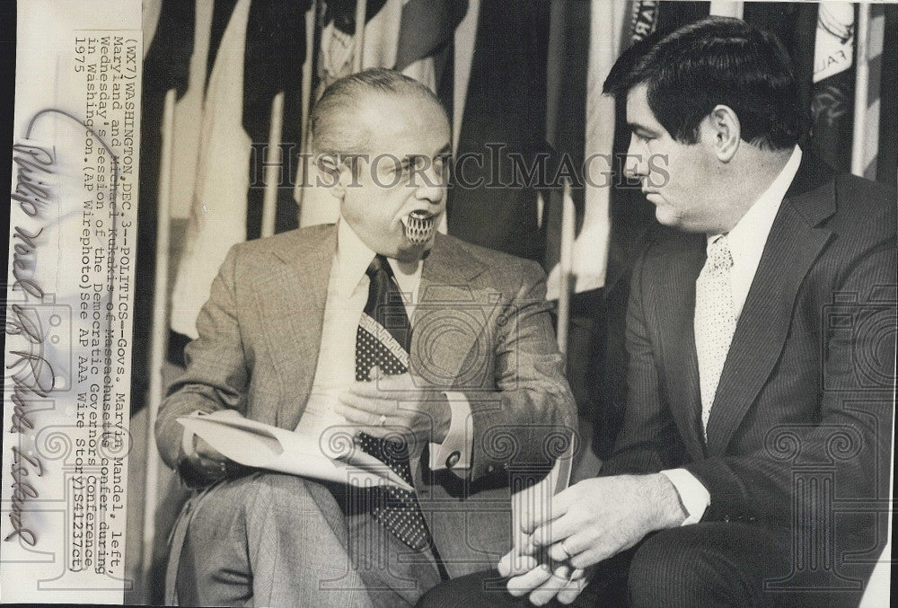 1975 Press Photo Governor Marvin Mandel, Governor Philip Noel at Conference - Historic Images