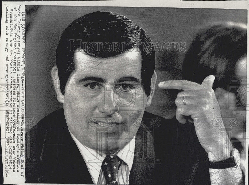 1974 Press Photo Rhode Island Gov Philip Noel - Historic Images