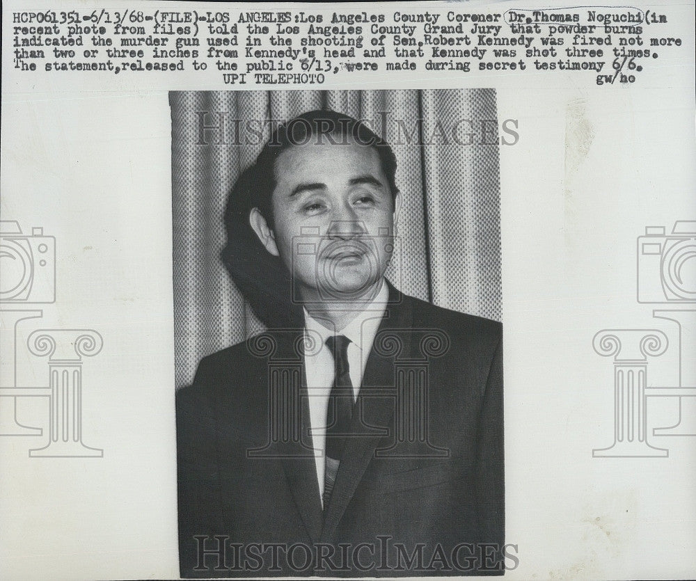 1968 Press Photo LA County coroner Dr Thomas Noguchi - Historic Images