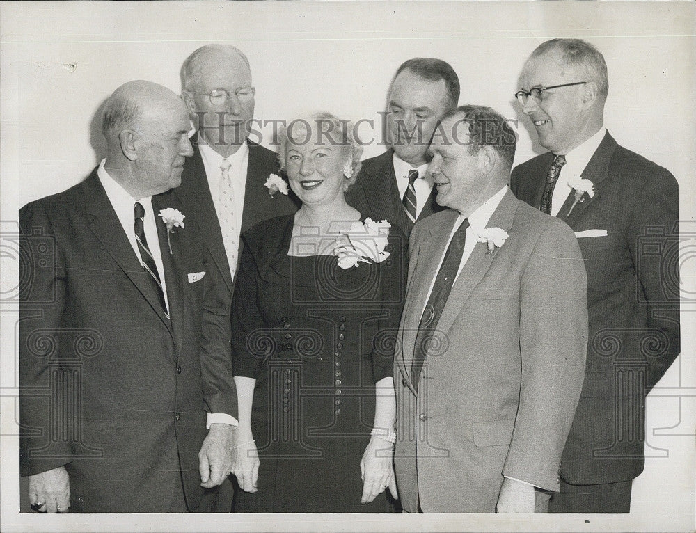 1956 Press Photo Socony Mobil Club Dorothy Sheedy Roger Milliken Eugene Mills - Historic Images