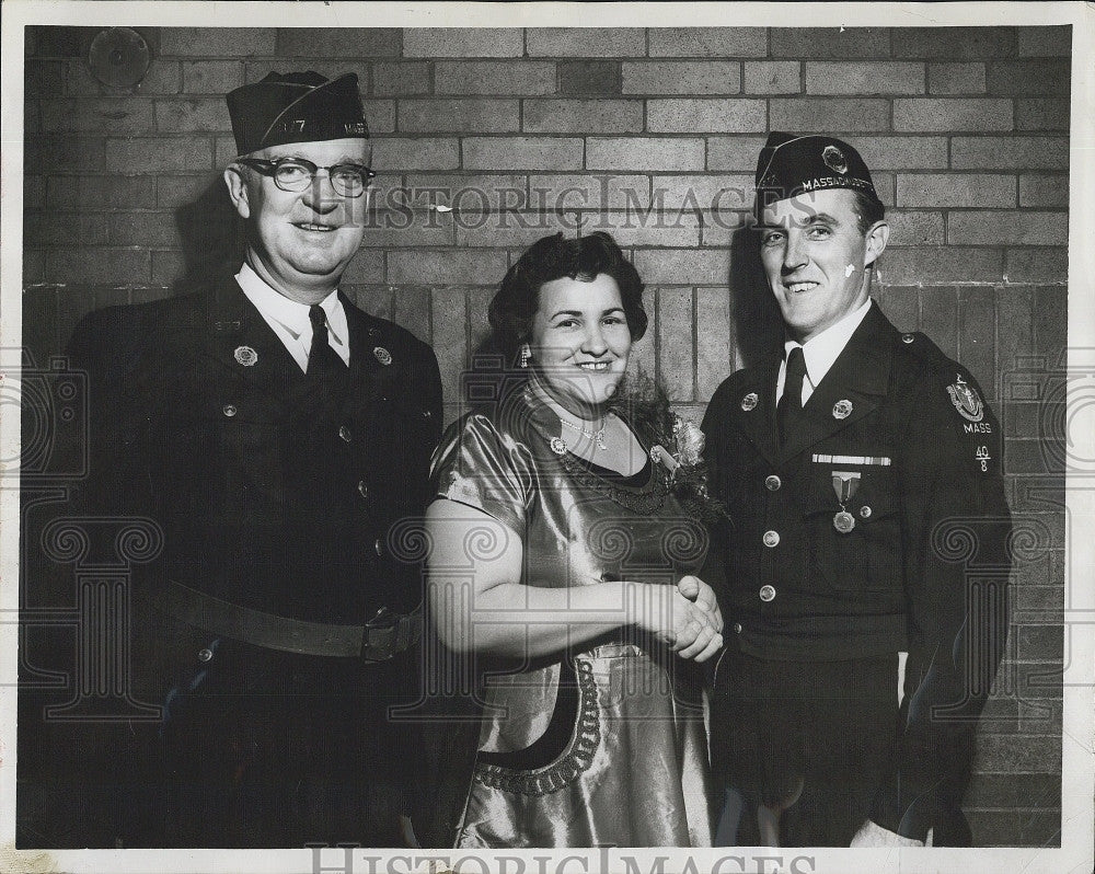 1955 Press Photo Comdr. Joseph Mulqueen, Hilda DeVasto, Comdr Raymond F. Peck - Historic Images