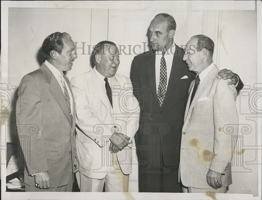 1954 Press Photo New England Toilet Goods Association John Fine, Charles Higbee - Historic Images