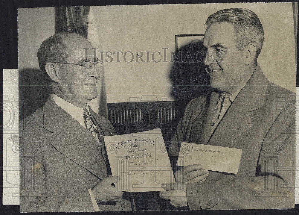 1953 Press Photo Postmaster J Finn & Ray E Simpson - Historic Images