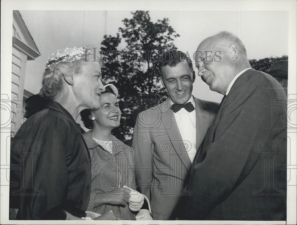 1955 Press Photo Sen MChase, Pres Eisenhower, Gov E Muskie &amp; wife - Historic Images