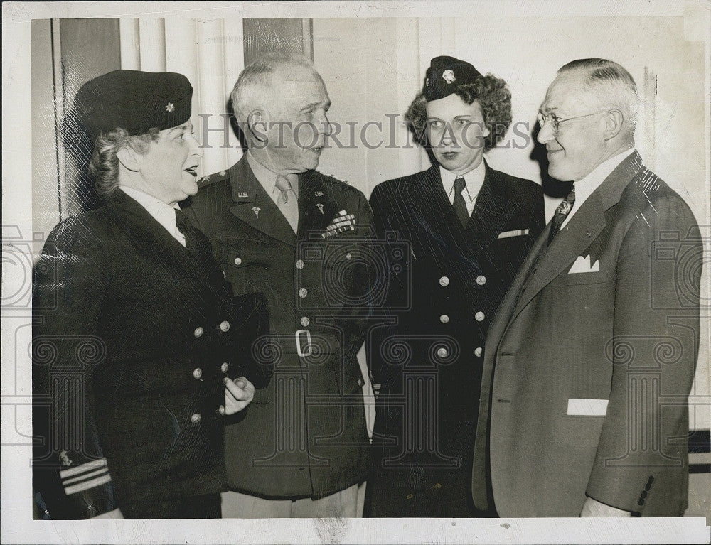 Press Photo Lt Commander Marion Dillon Gen Norman T Kirk Lt Com Gladys Smith - Historic Images