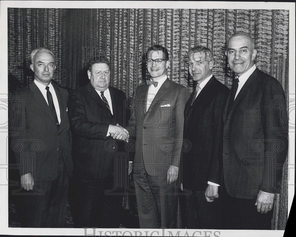 1965 Press Photo Gov. Elliott Richardson, Roger Shaheen, Nicholas Xanthaky - Historic Images