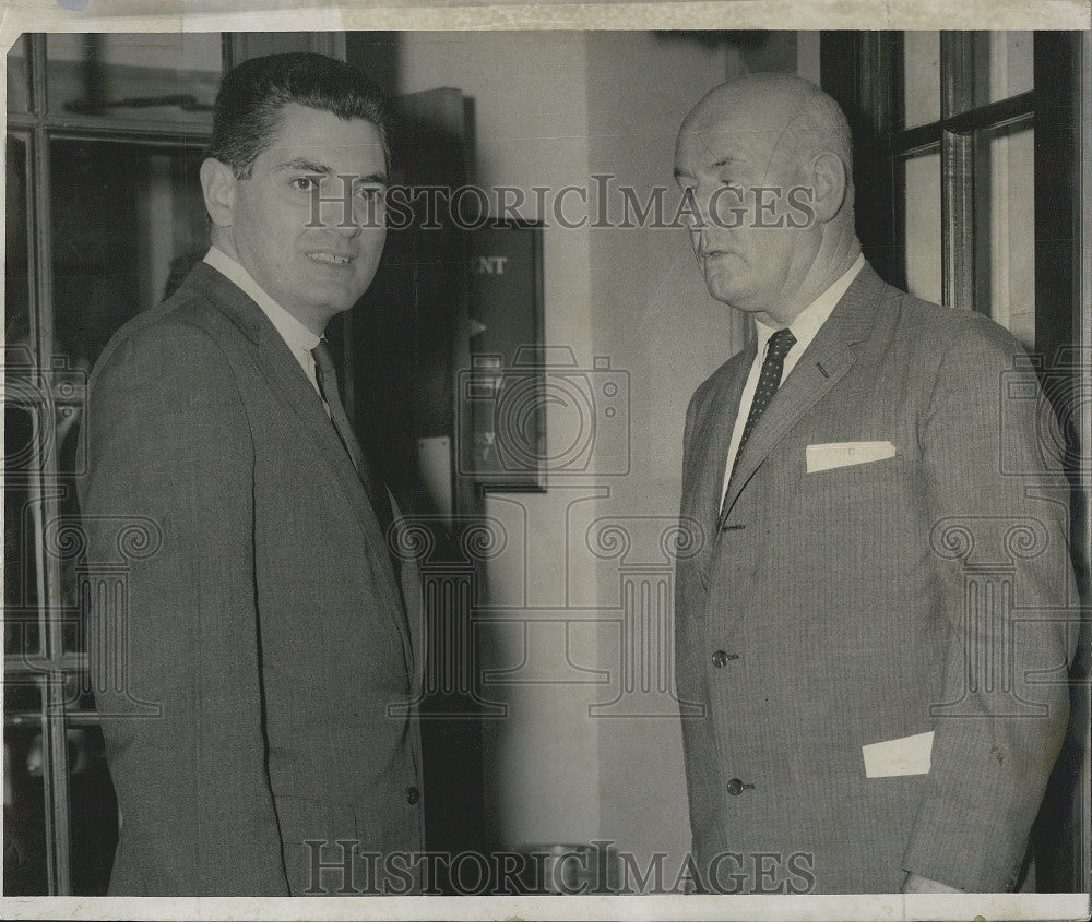 1959 Press Photo Edmund Dinis District Attorney With Dempsey - Historic Images