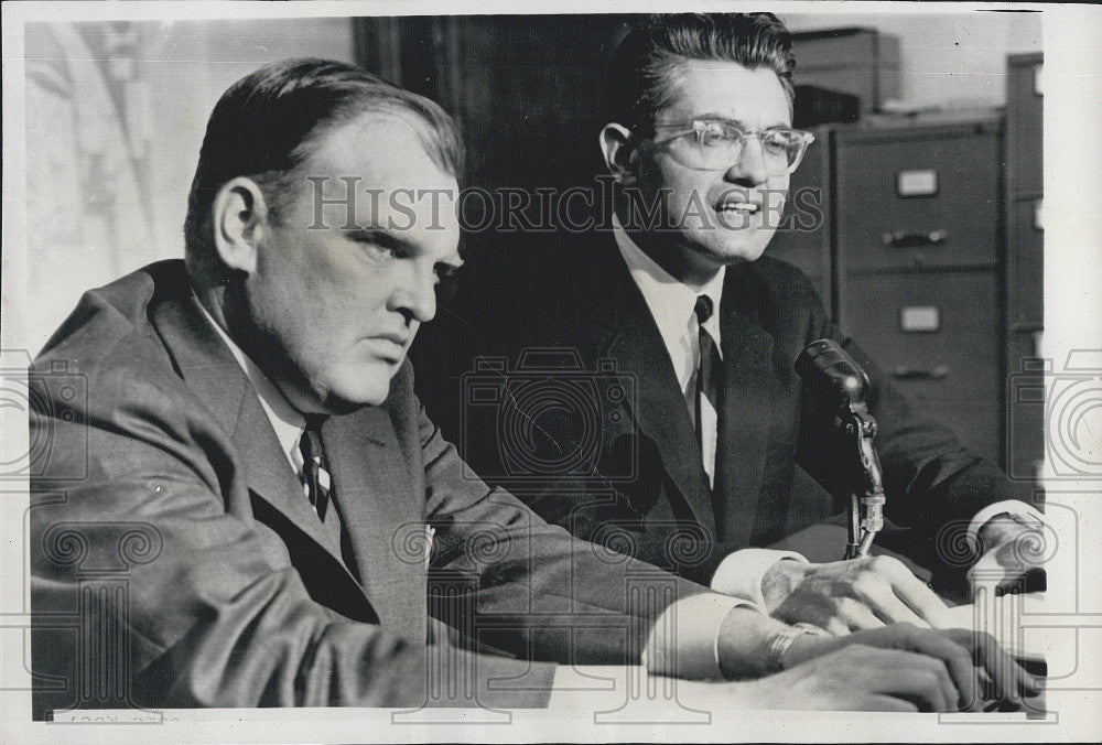 1964 Press Photo Edmund Dinis District Attorney With Francis Keatin Deputy DA - Historic Images