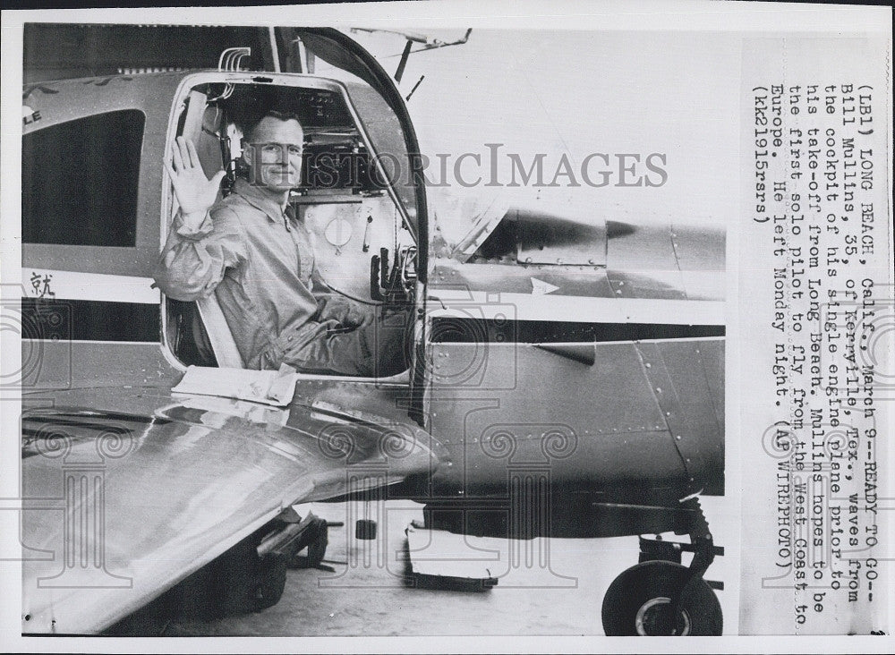 1959 Press Photo Bill Mullins from the cockpit of his single engine plane - Historic Images