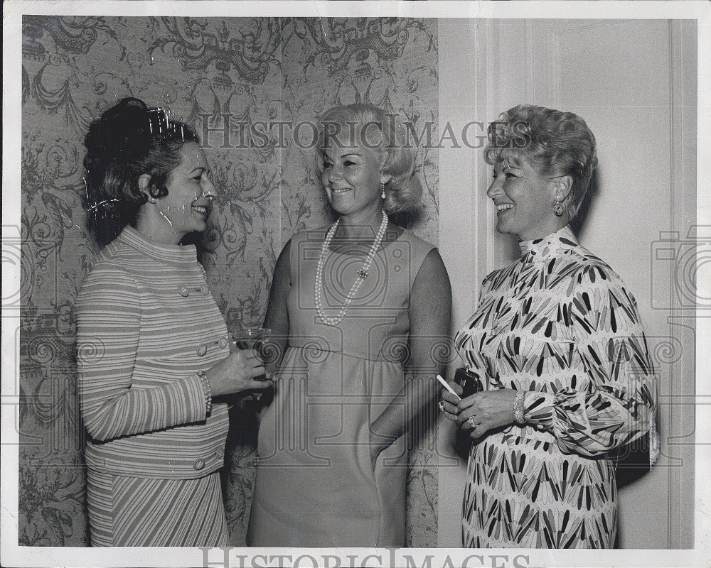 1970 Press Photo Mrs. Ben Sack, Mrs. Paul Ivers, Mrs. Anthony Sarn - Historic Images