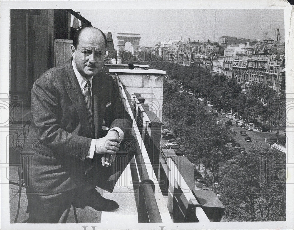 1961 Press Photo Correspondent, Davids Schoenberg in Europe - Historic Images