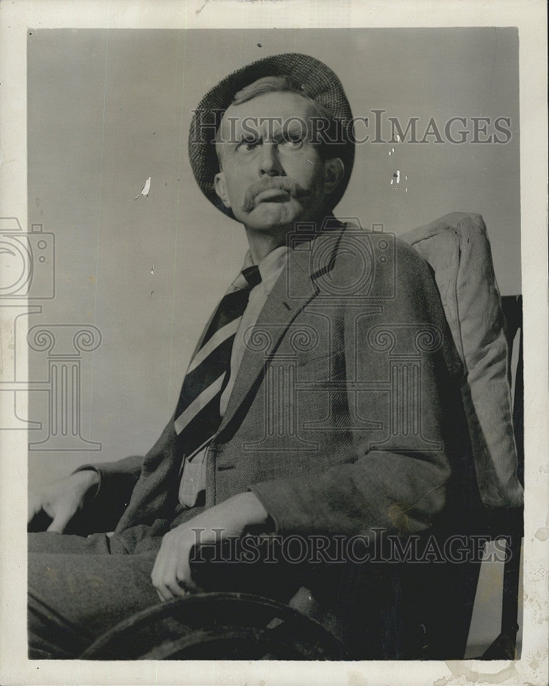 1947 Press Photo Bernard Miles &quot;The Tawny Pipit&quot; - Historic Images