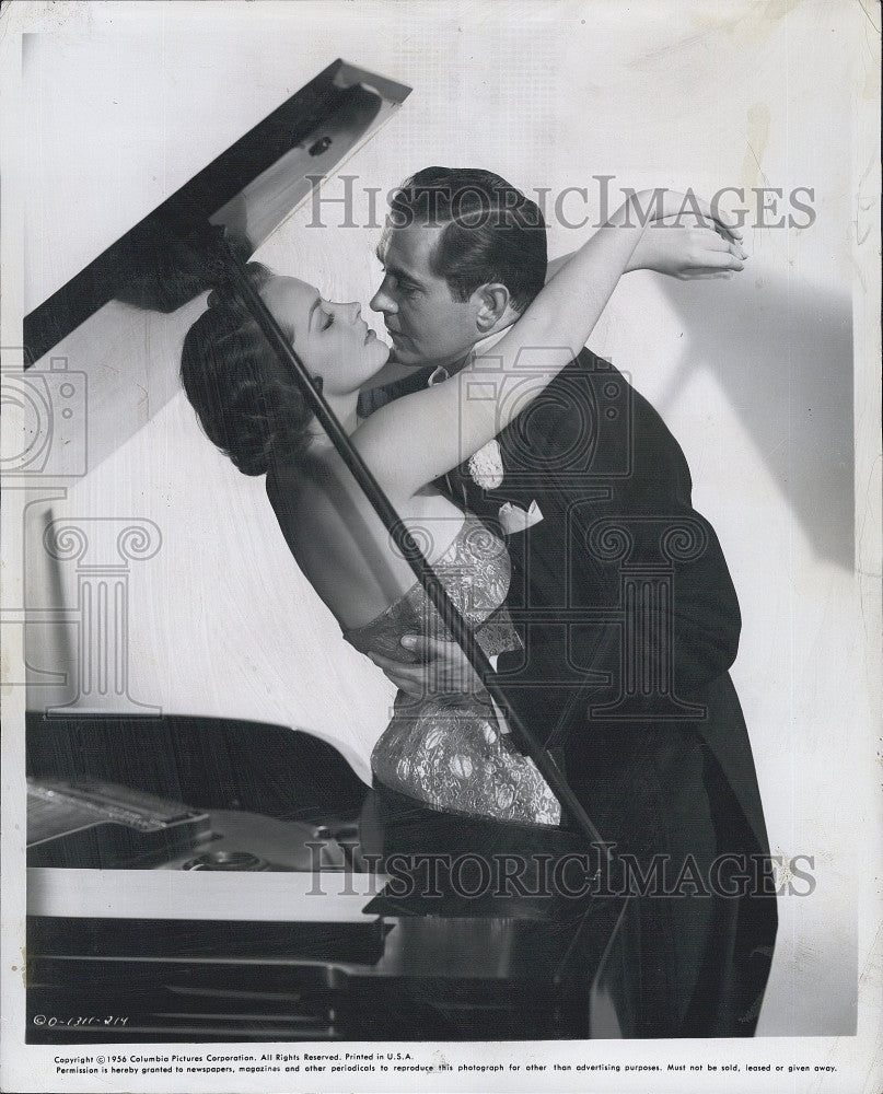 1956 Press Photo Tyrone Power Victoria Shaw Film Television Actor - Historic Images